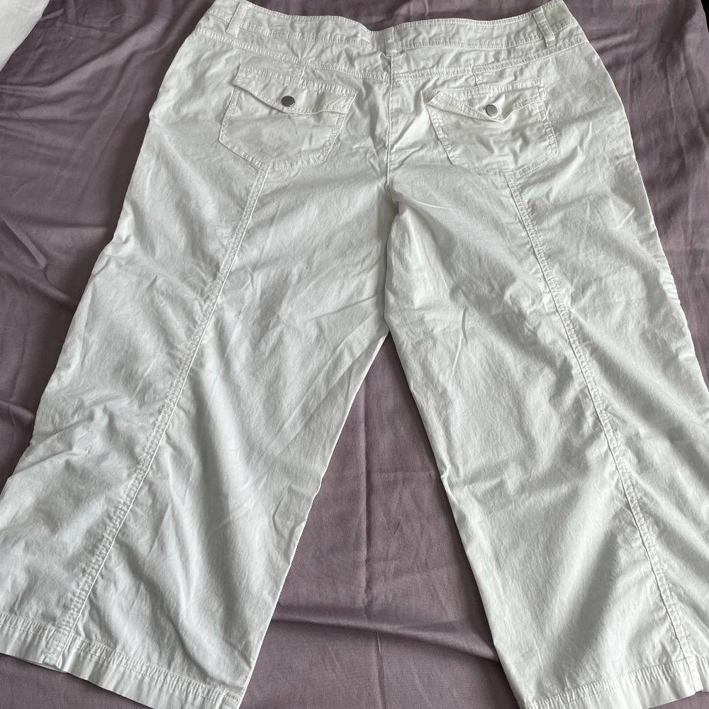 Style & Co light weight Capri pants